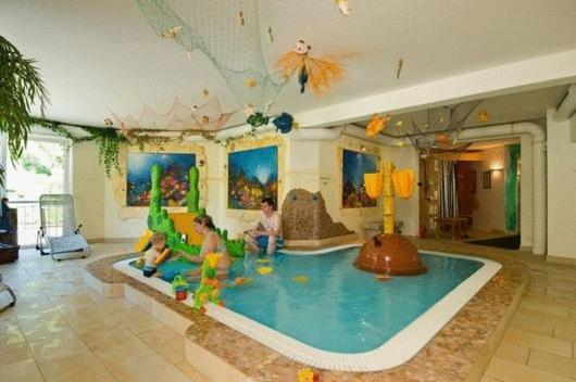 Smileys Kinderhotel Trebesing Ngoại thất bức ảnh